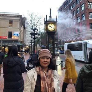 Meet your Posher, Ofelia